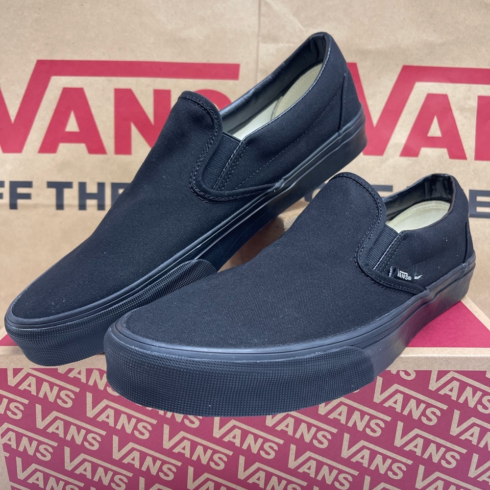 Vans WMNS Classic Black Slip-On Sneakers
Black/Black
VN000EYEBKA - Picture 11 of 16